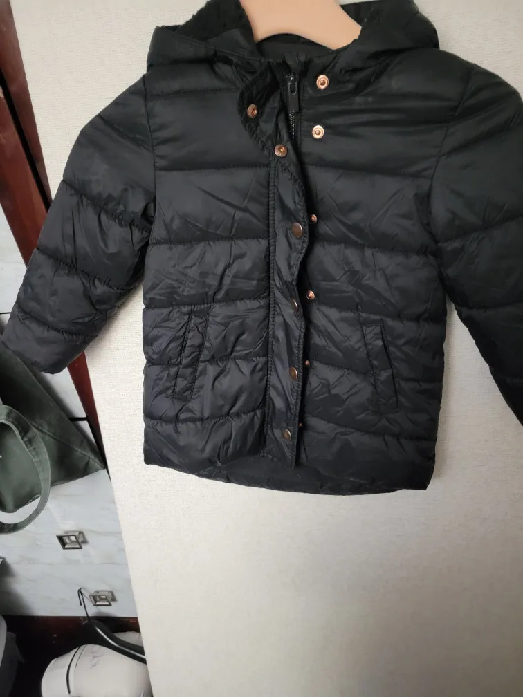 Black Puffer Jacket with Fleece Lining image indicator(4)
