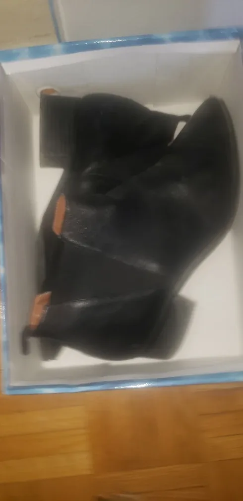 Black Leather Ankle Boots image indicator(6)