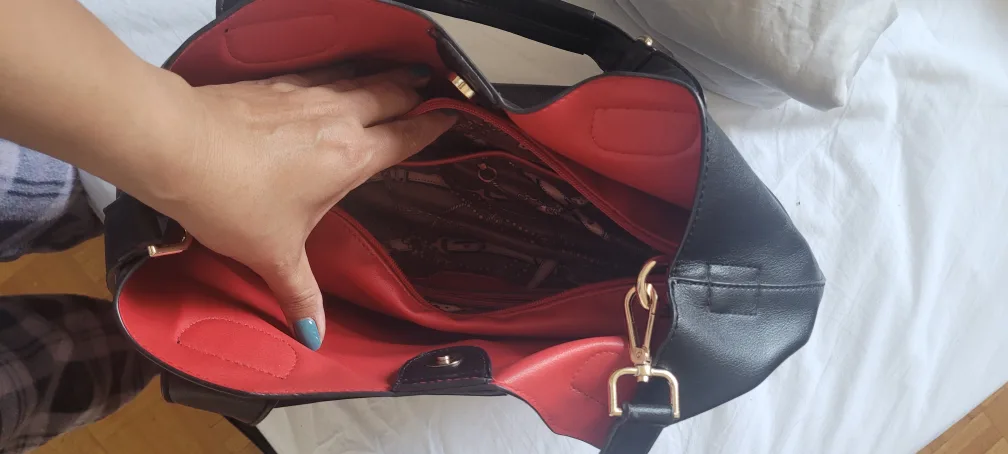 Black Leather Tote Bag image indicator(3)