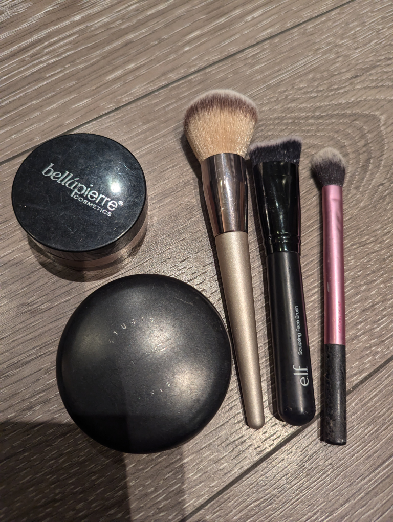 Makeup Brushes and Powders #ThriftyPicks