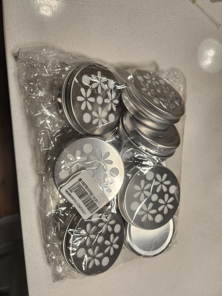 Set of 6 Silver Metal Mason flat containers with  lids