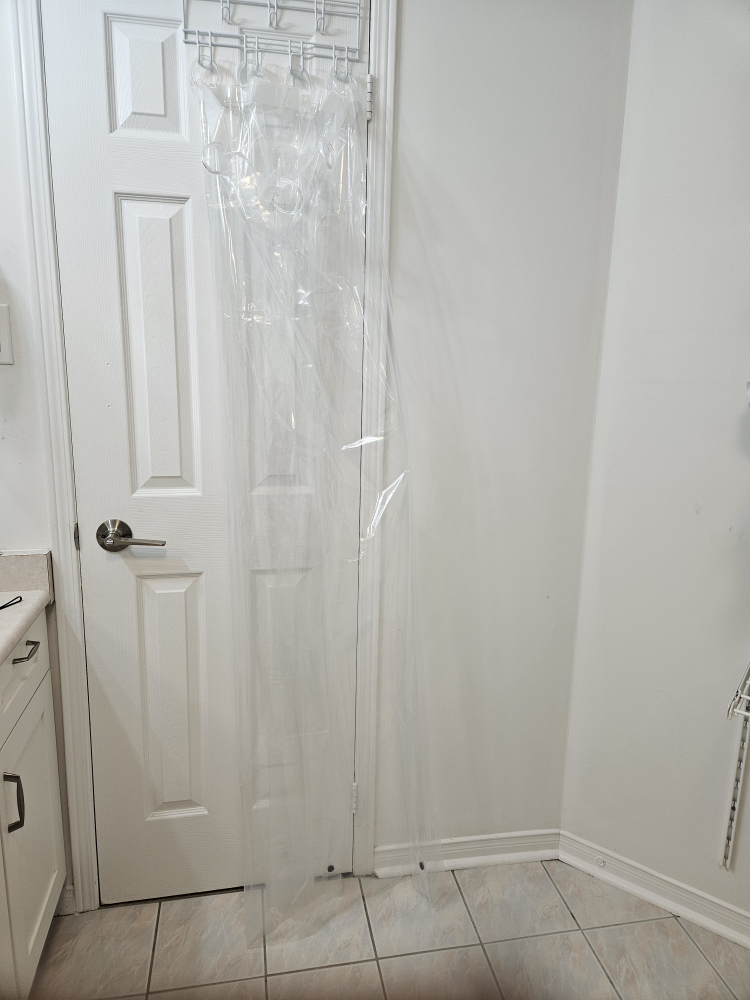 Shower curtain rod and clear liner - photo 3
