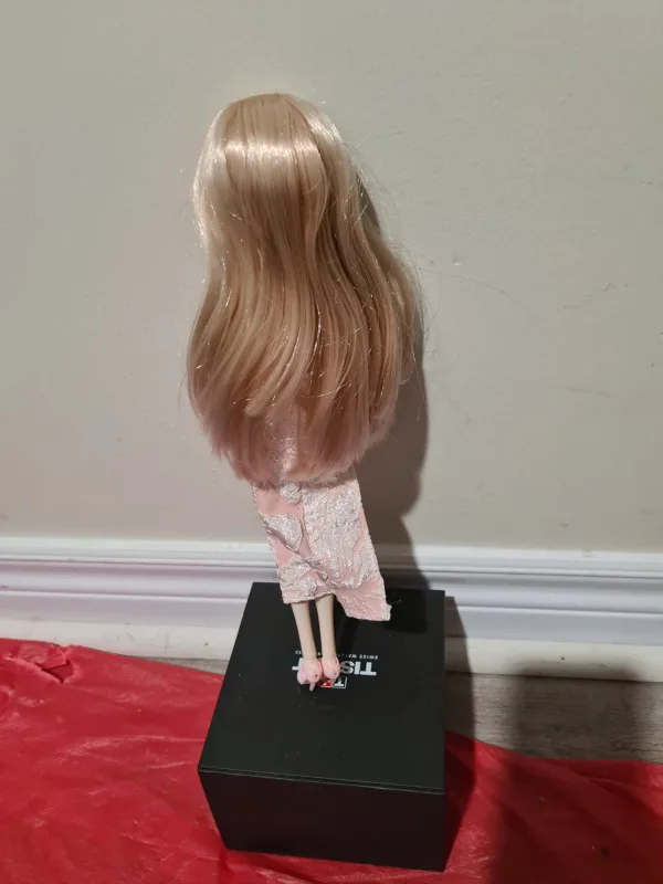 Articulated Doll with Strawberry Blonde Hair & inset glass eyes image indicator(10)