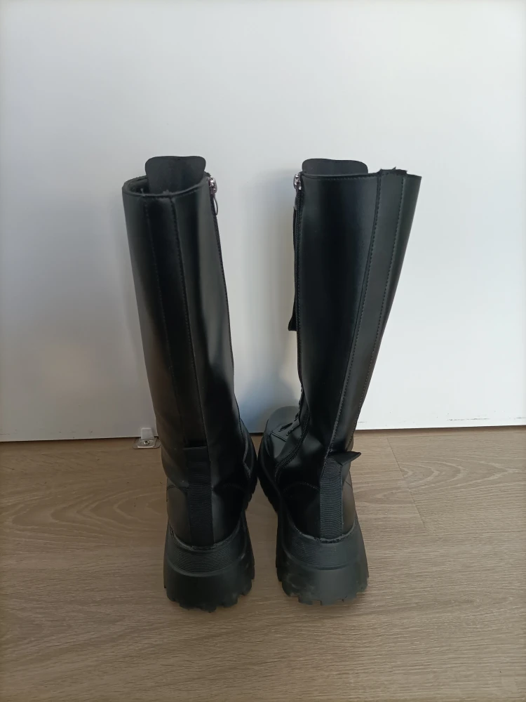 ‼️MOVING SALE - NEED GONE ASAP‼️Platform Combat Boots - photo 5