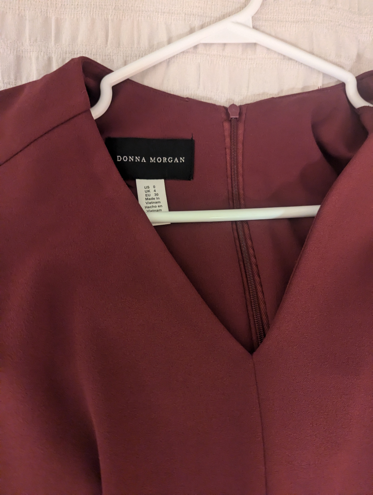 Donna Morgan Burgundy Midi Dress - photo 2