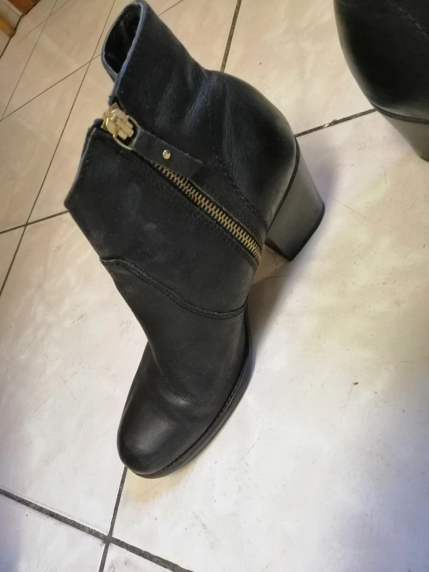 Black leather ankle boots - photo 4
