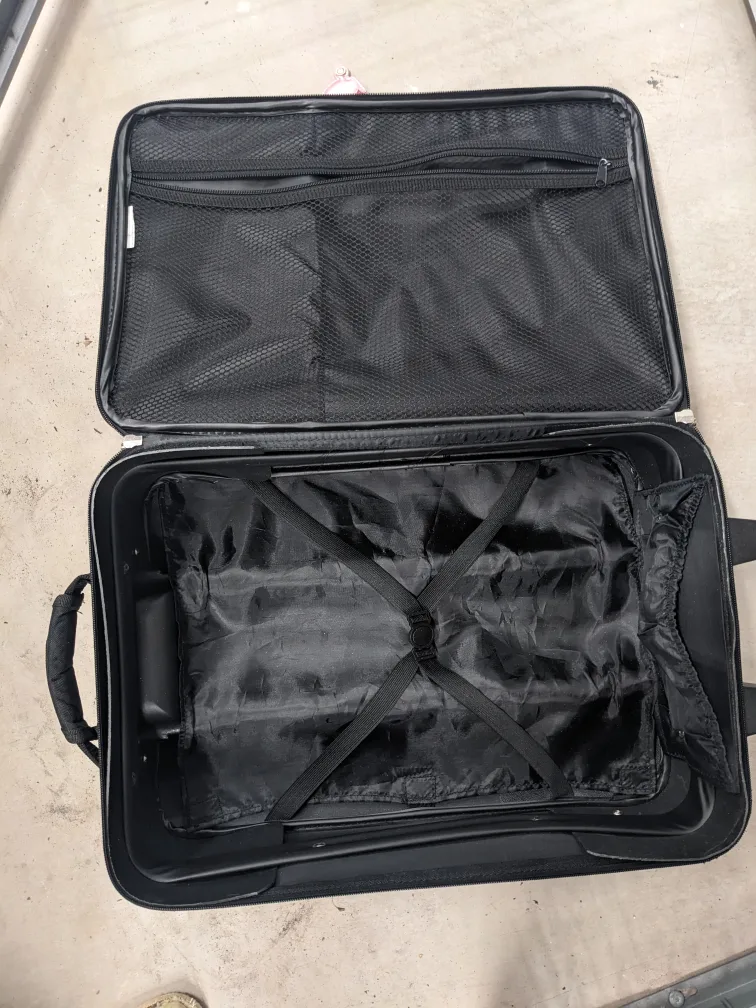 Carry-on Suitcase with Wheels image indicator(2)