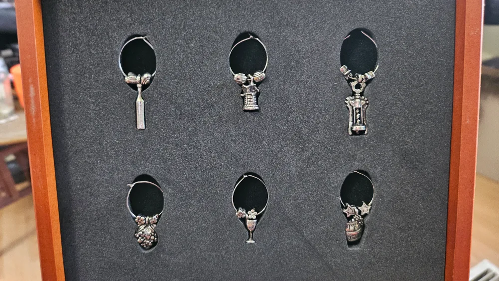 MAKE OFFER!!: Wine Accessory Set image indicator(3)