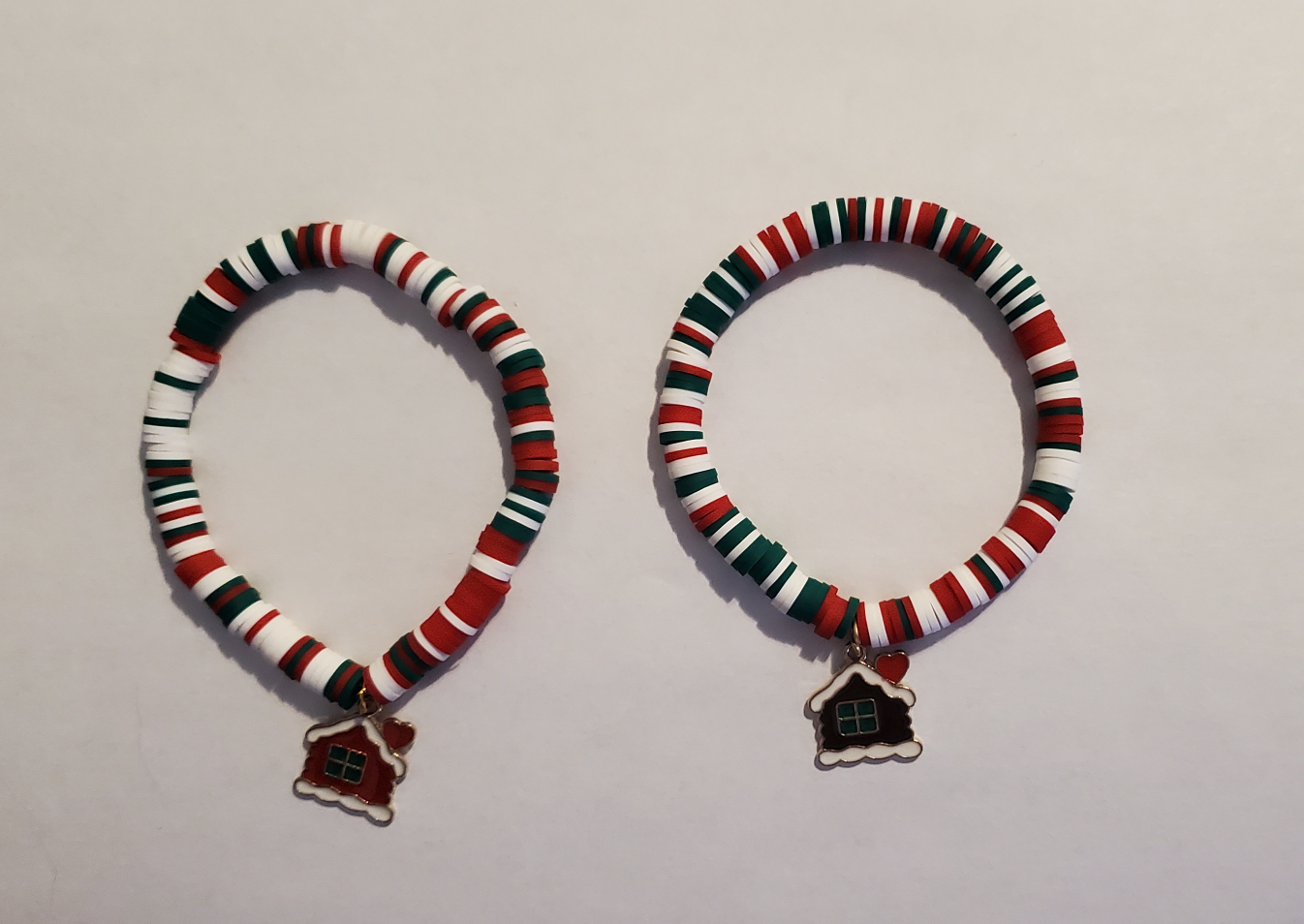 Christmas-themed Heishi Polymer Clay Bracelet - photo 5