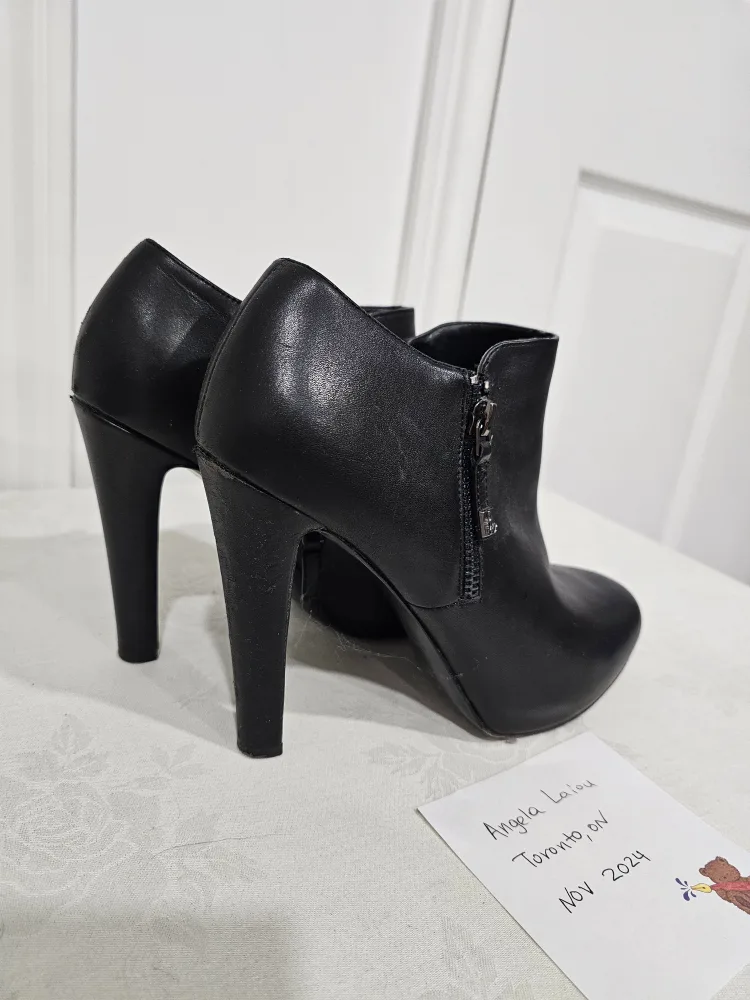 Nine West Black Ankle Boots image indicator(3)