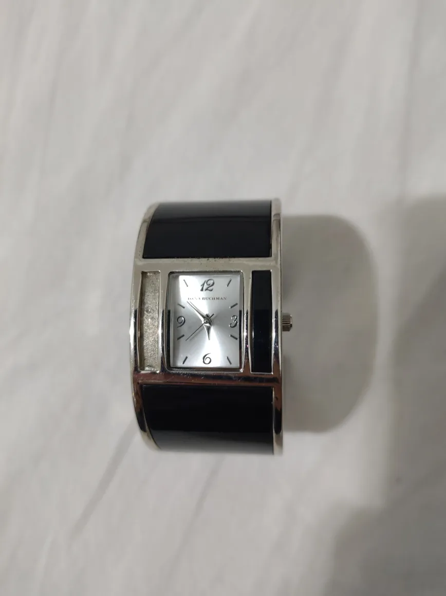 Dana Buchman Watch #freecycle image indicator(2)