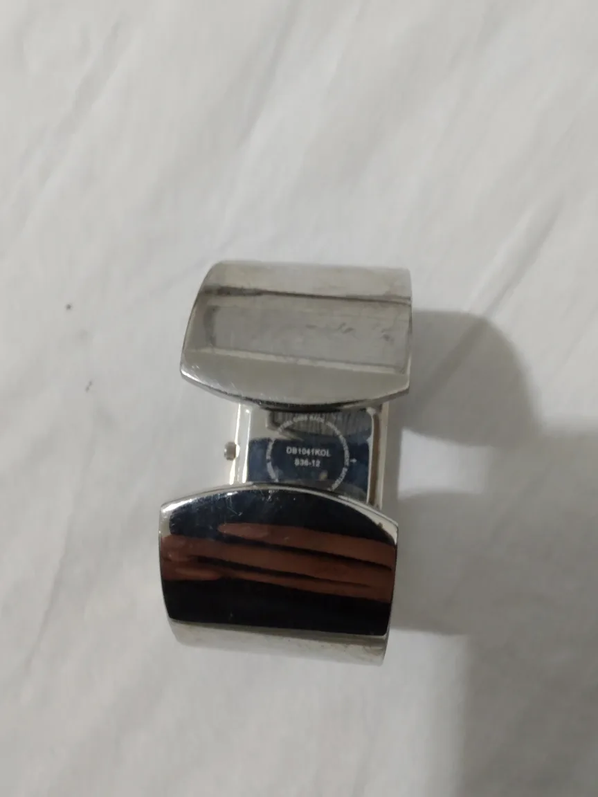 Dana Buchman Watch #freecycle image indicator(4)