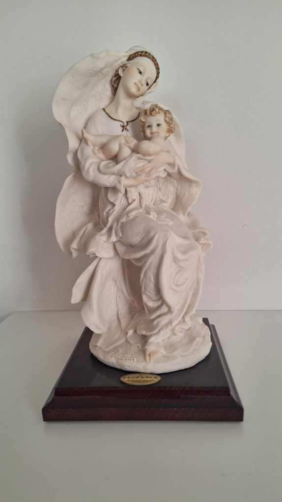 Giuseppe Armani Florence Figurine 'Madonna and Child'