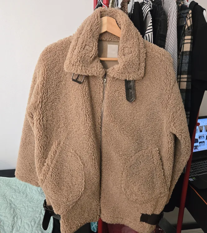 Cute beige faux fur fleece jacket thumbnail