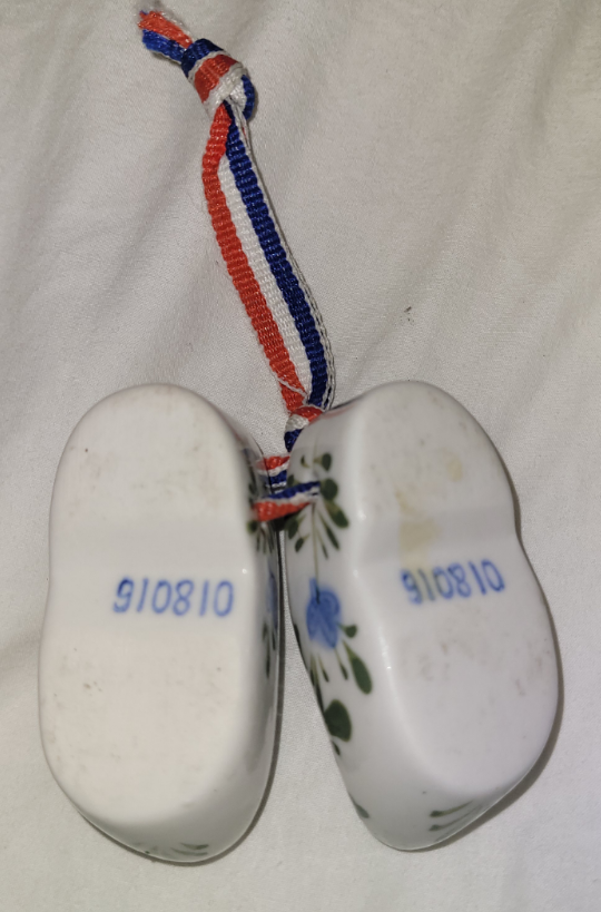 Vintage Holland Souvenir Clogs - photo 2
