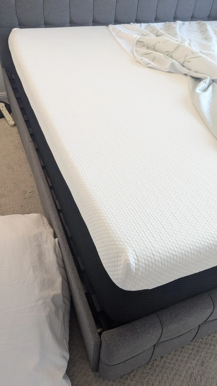 moving sale: king mattress 12" Medium Gel Memory Foam thumbnail