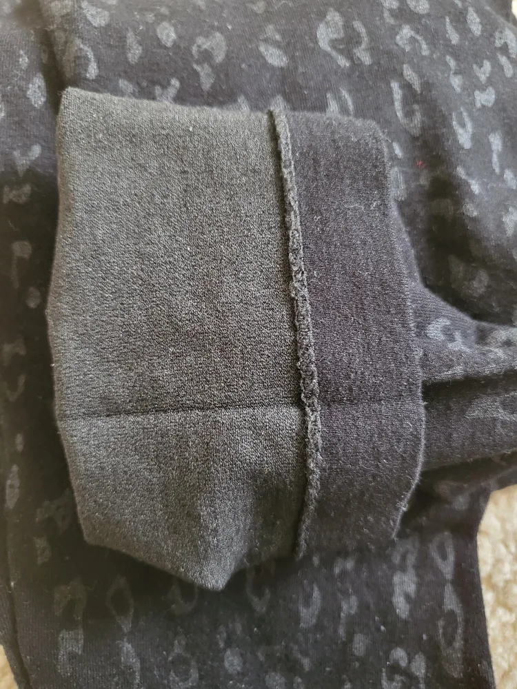 Black Leopard Print Leggings image indicator(5)