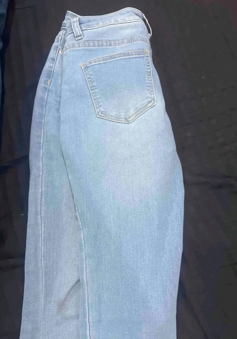 SHEIN Light Wash Flare Bootcut Style Jeans image indicator(7)