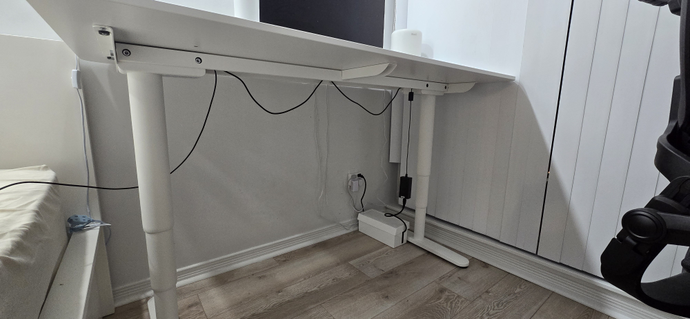Ikea Bekant Standing Desk (White) - photo 4