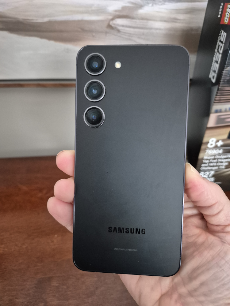 Samsung Galaxy S23 - photo 2