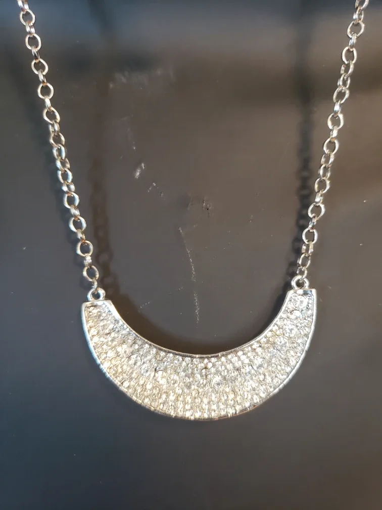 Lovely zirconia Silver Tone Necklace and Earrings Set image indicator(2)