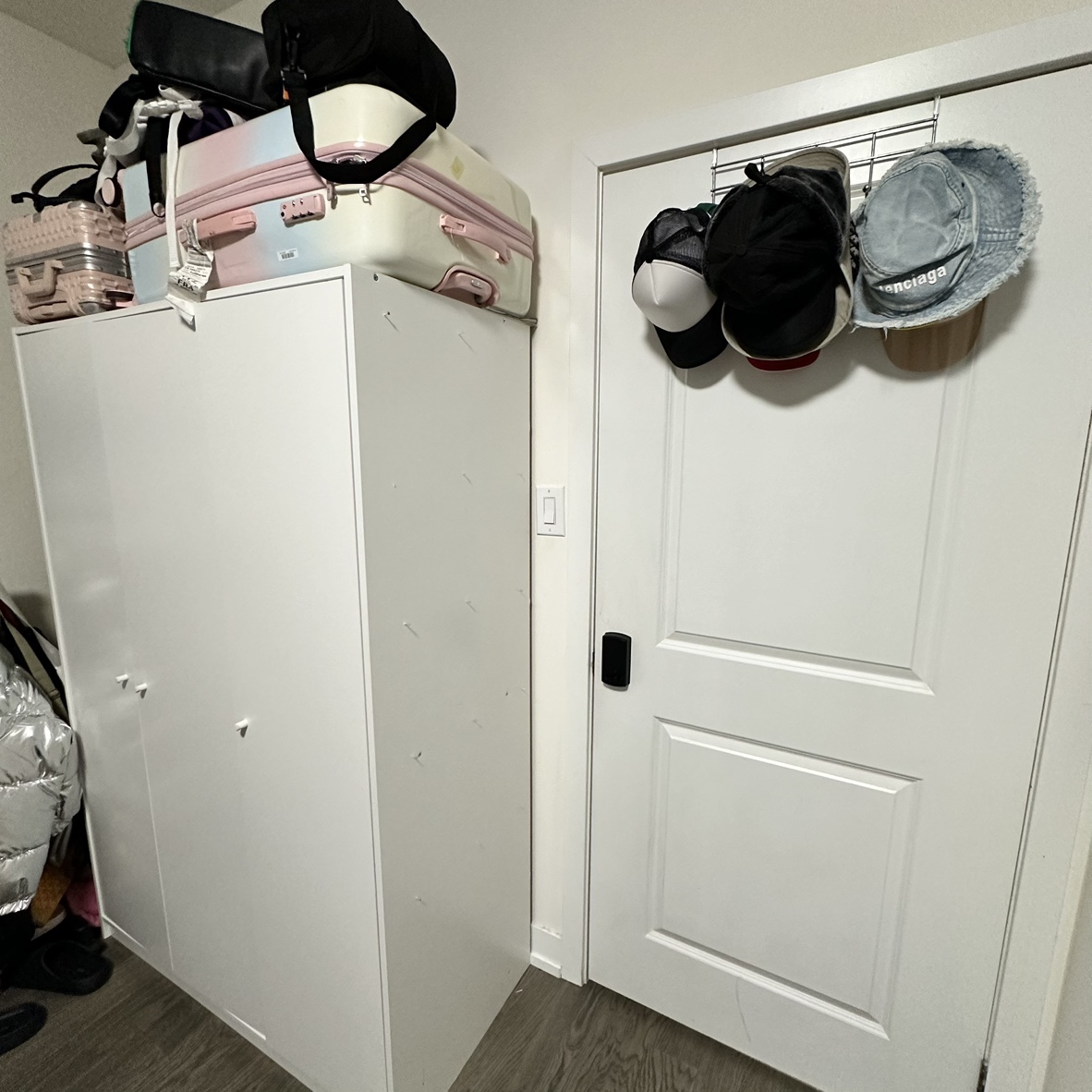 White 3 Door Wardrobe with shelves - photo 3