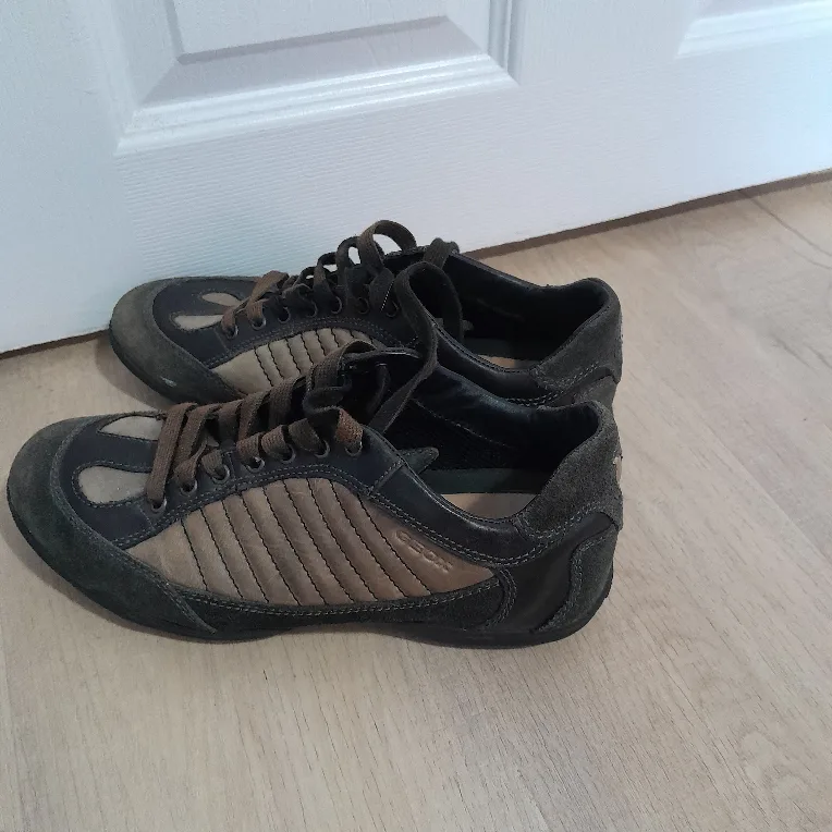 Geox Men's Brown and Green Leather Sneakers image indicator(5)