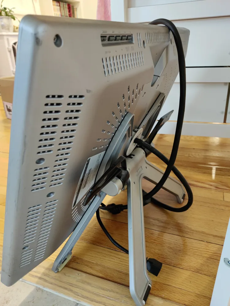 Wacom Cintiq 21UX and stand image indicator(2)