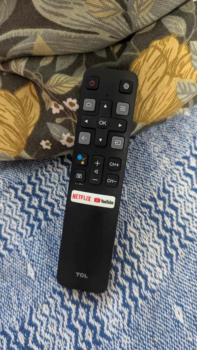 TCL 32" Smart Android TV image indicator(2)