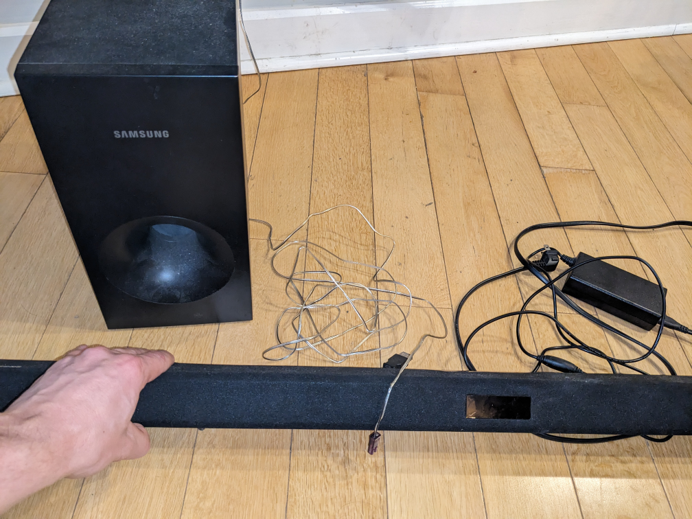 Samsung Soundbar with Subwoofer