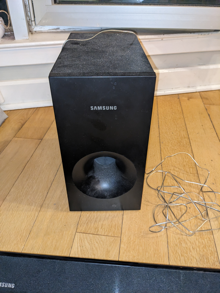 Samsung Soundbar with Subwoofer - photo 3