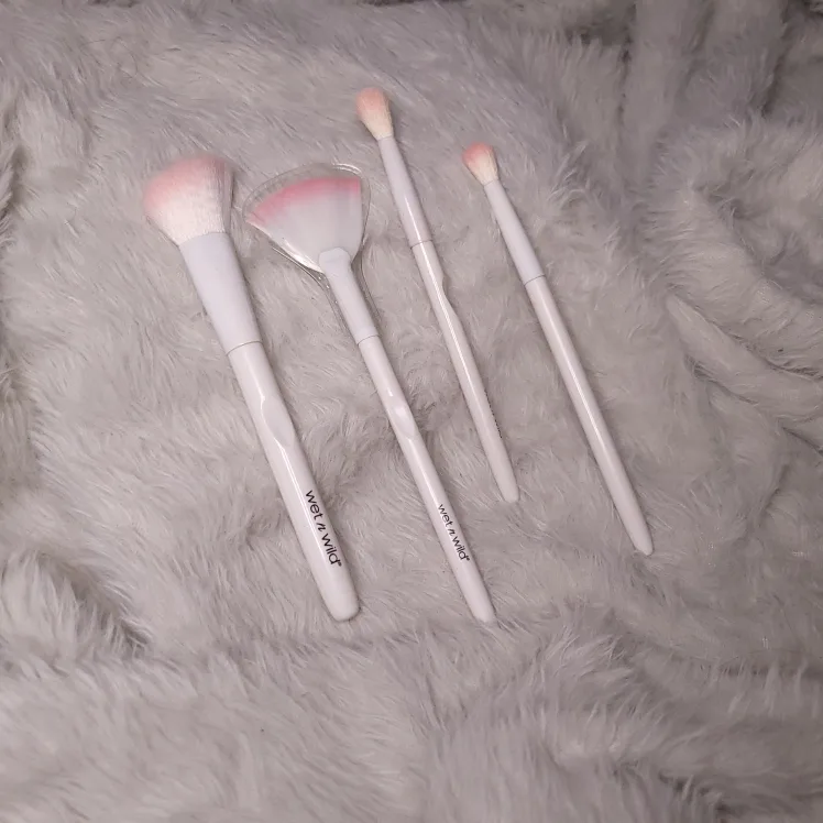Wet n Wild Makeup Brushes thumbnail