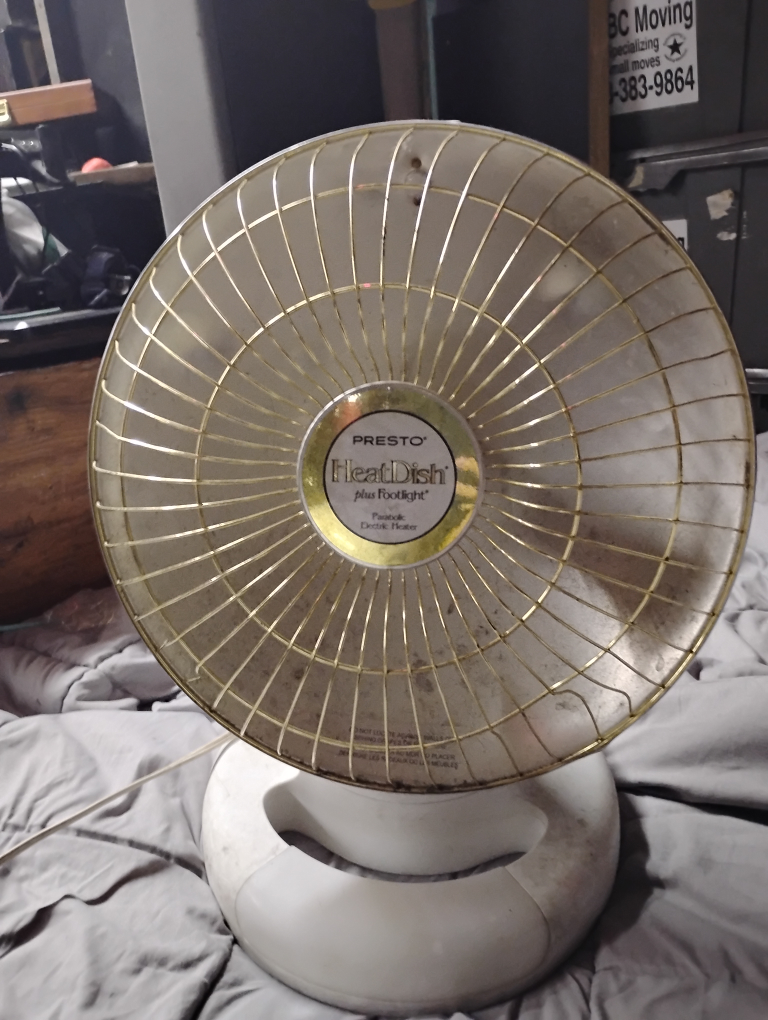 Presto HeatDish plus Footlight Electric Heater - photo 4