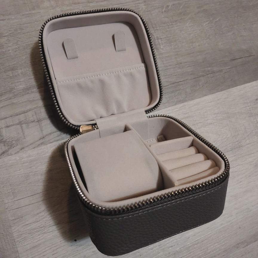Grey Travel Watch Case - photo 2
