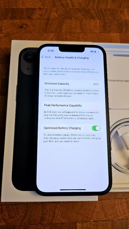 iPhone 13 midnight 128 GB image indicator(4)