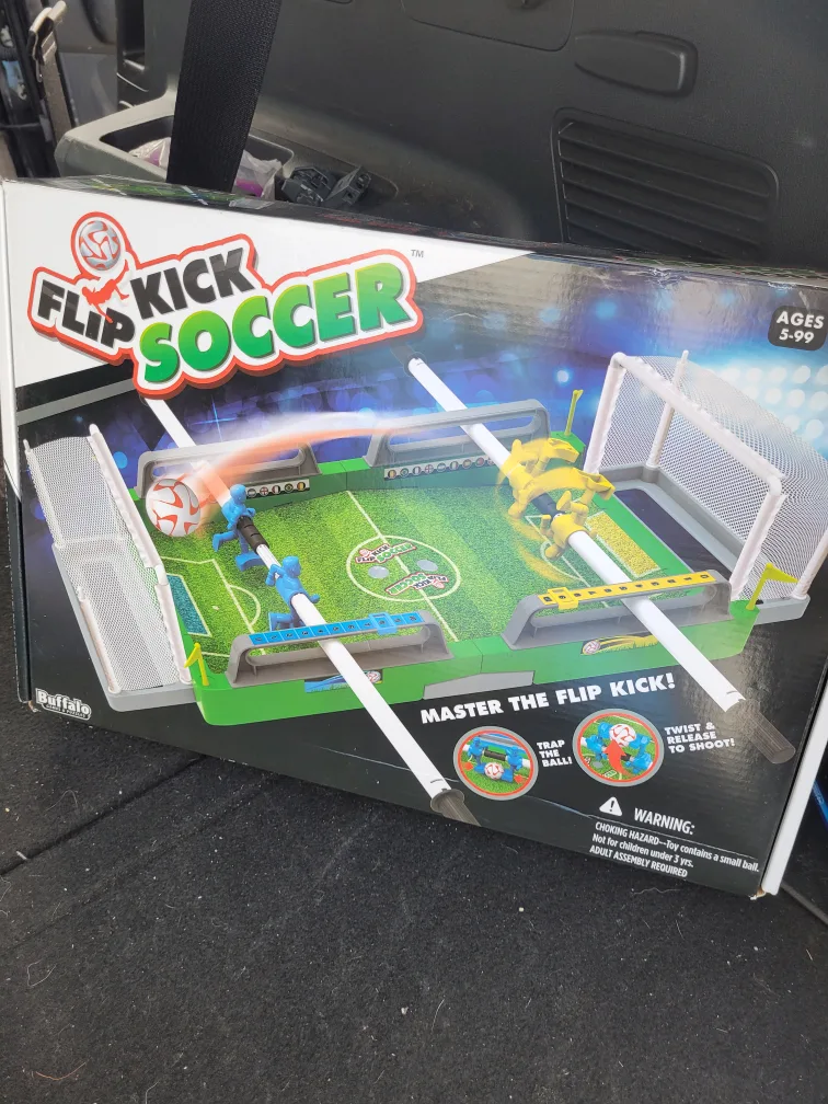Kick Flip Soccer Game image indicator(3)