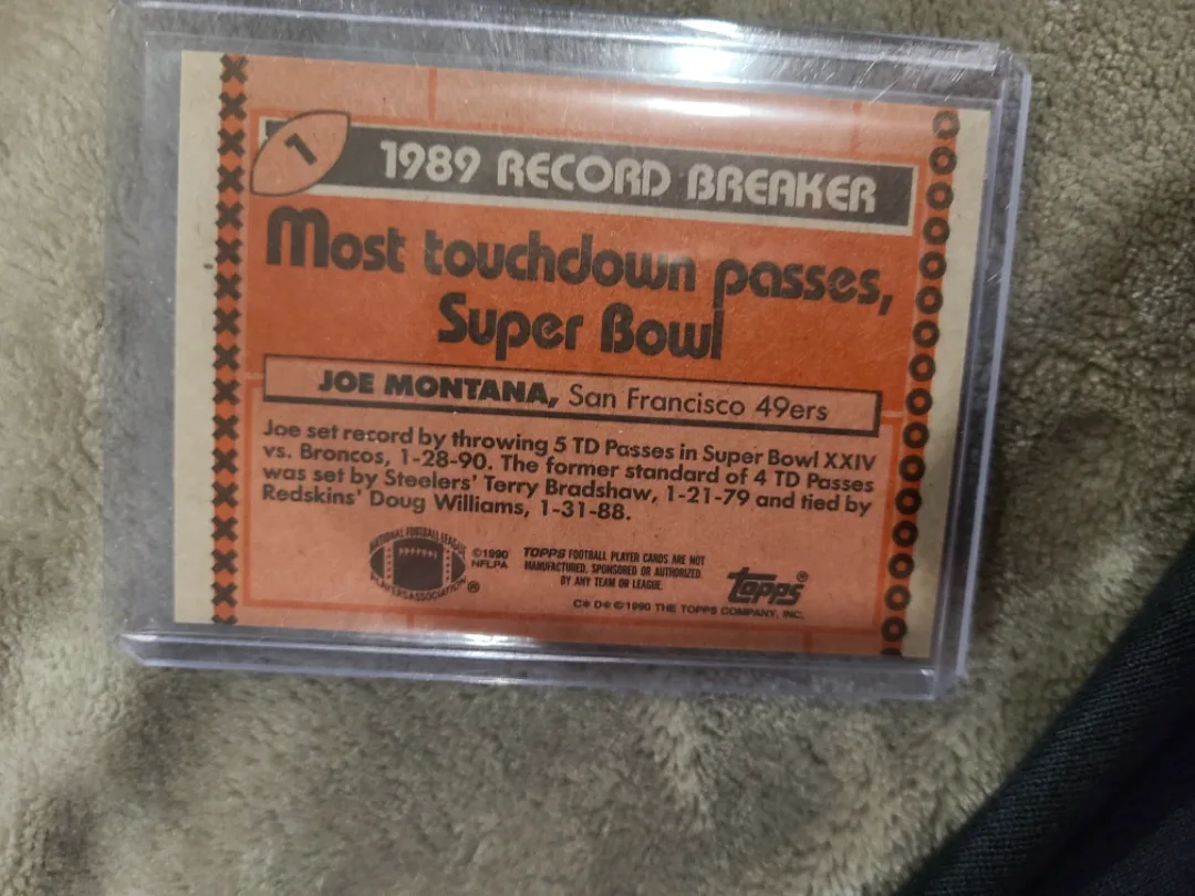1990 Topps Joe Montana Record Breaker Card image indicator(2)