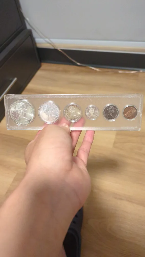 Canadian Mint coin Set 1967 image indicator(2)