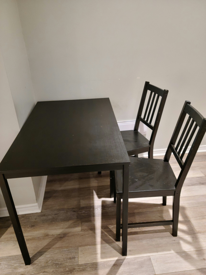 Ikea Table and Two Chairs #freecycle - photo 3