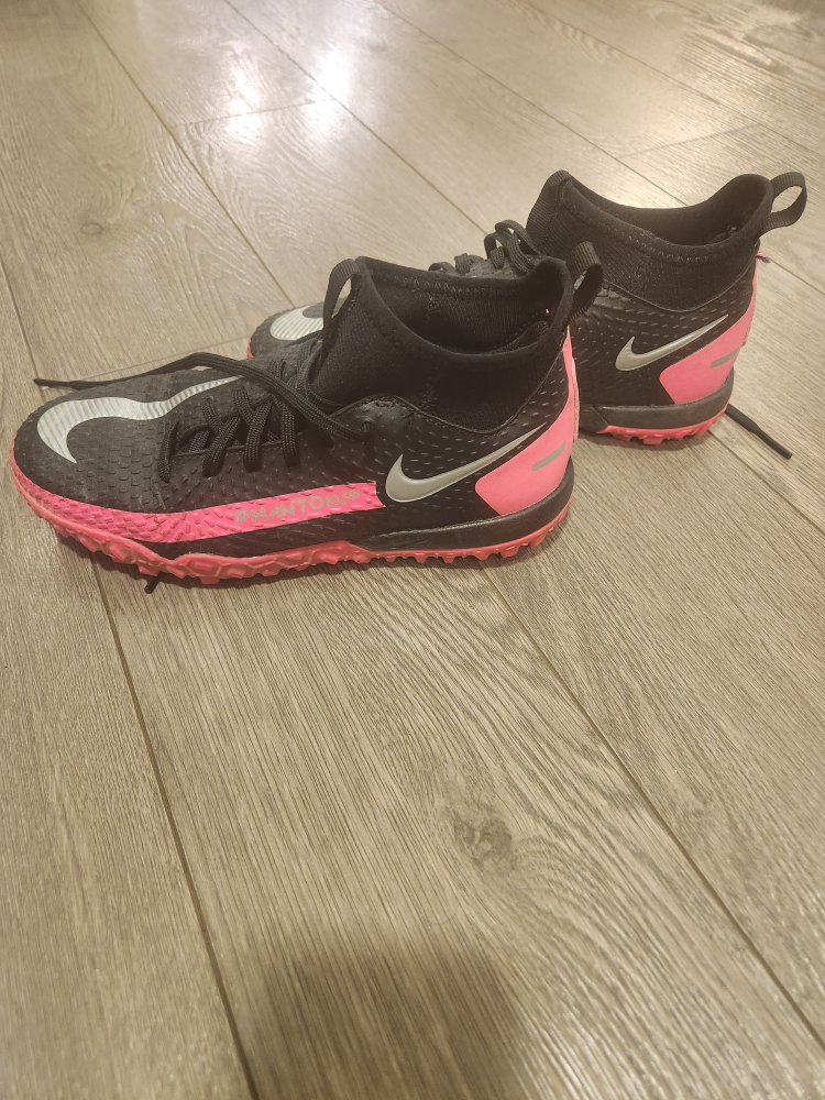 Nike Phantom GT Academy TF Soccer Cleats