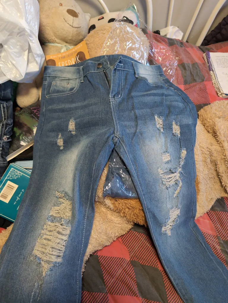 my Peachd women's distressed boyfriend jeans image indicator(2)