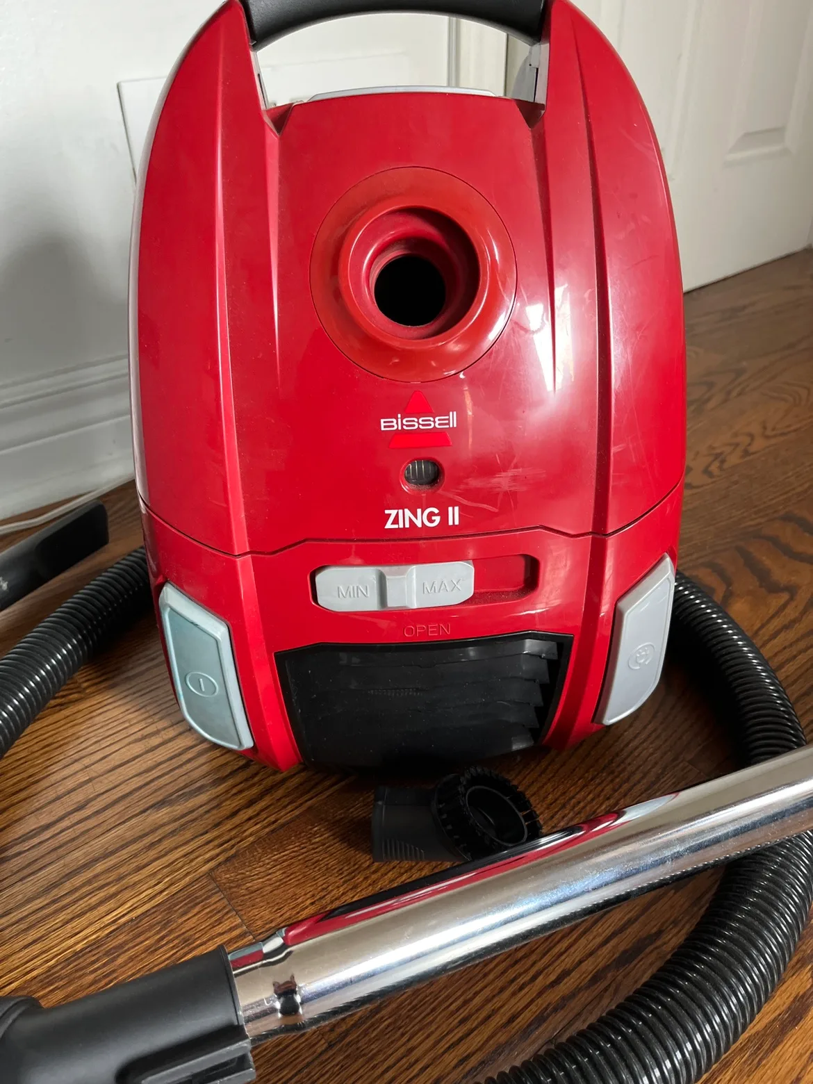 Bissell Zing II Vacuum thumbnail