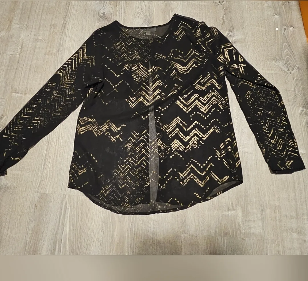 Olive & Oak Black and Gold Blouse image indicator(4)
