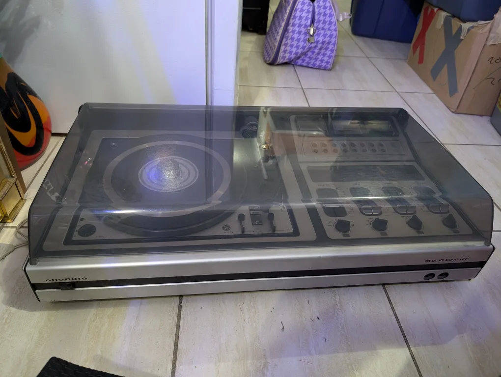 Vintage Grundig Studio 2240 HiFi Record Player image indicator(7)