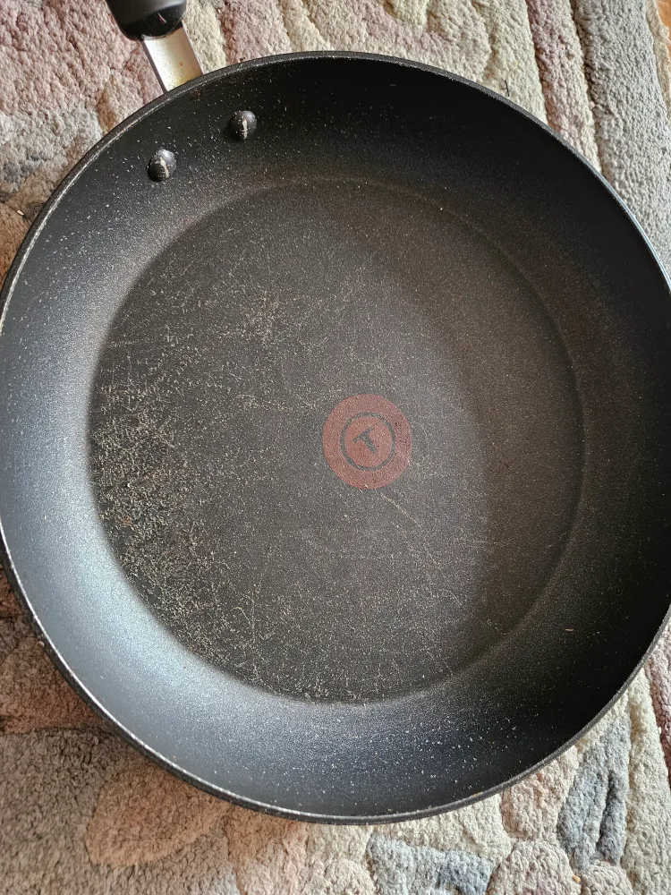 T-fal 10 inch frying pan thumbnail