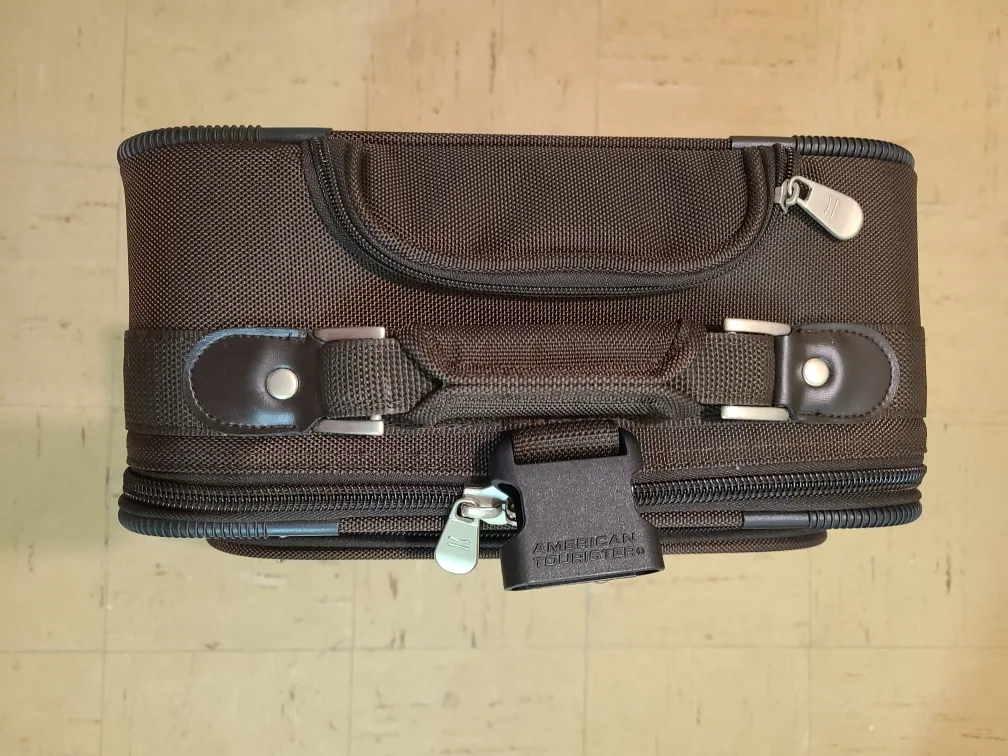 American Tourister Carry-On Suitcase 🧡 image indicator(3)