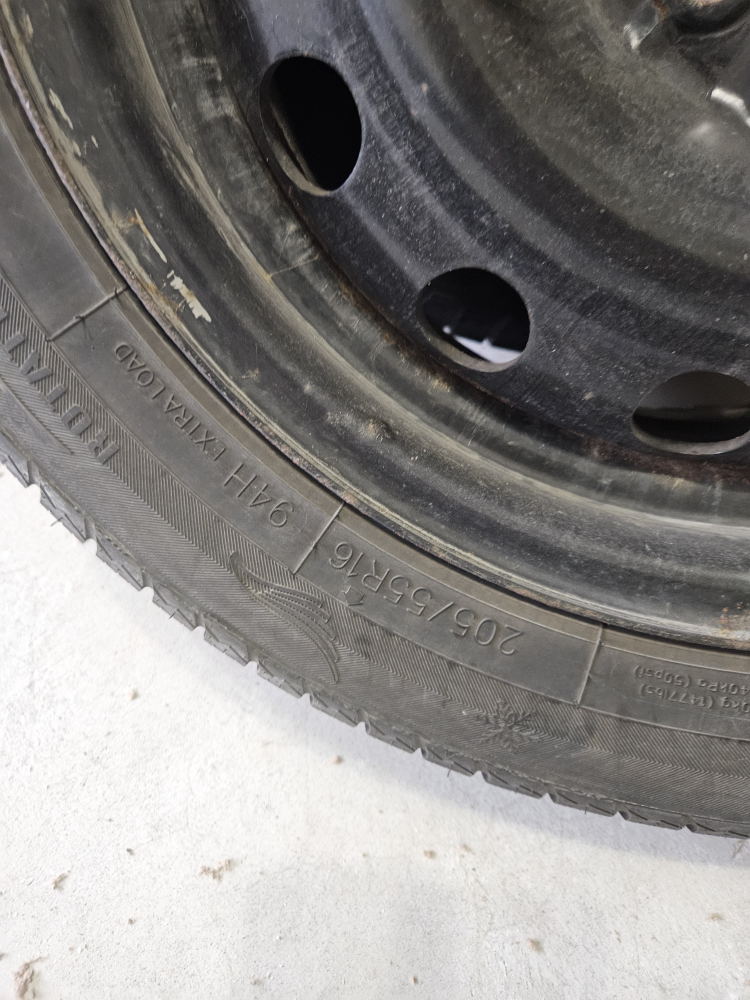 Set of 4 Winter Tires on Steel Rims - photo 4