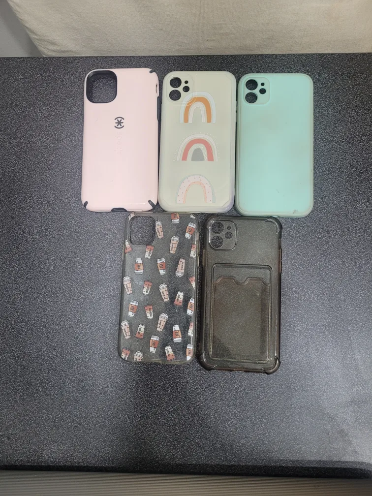 5 iPhone 11 Cases thumbnail