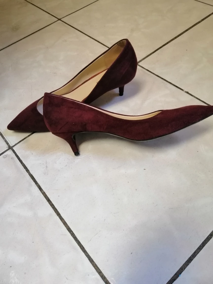 Zara Basic Burgundy Suede Kitten Heel Pumps - photo 2