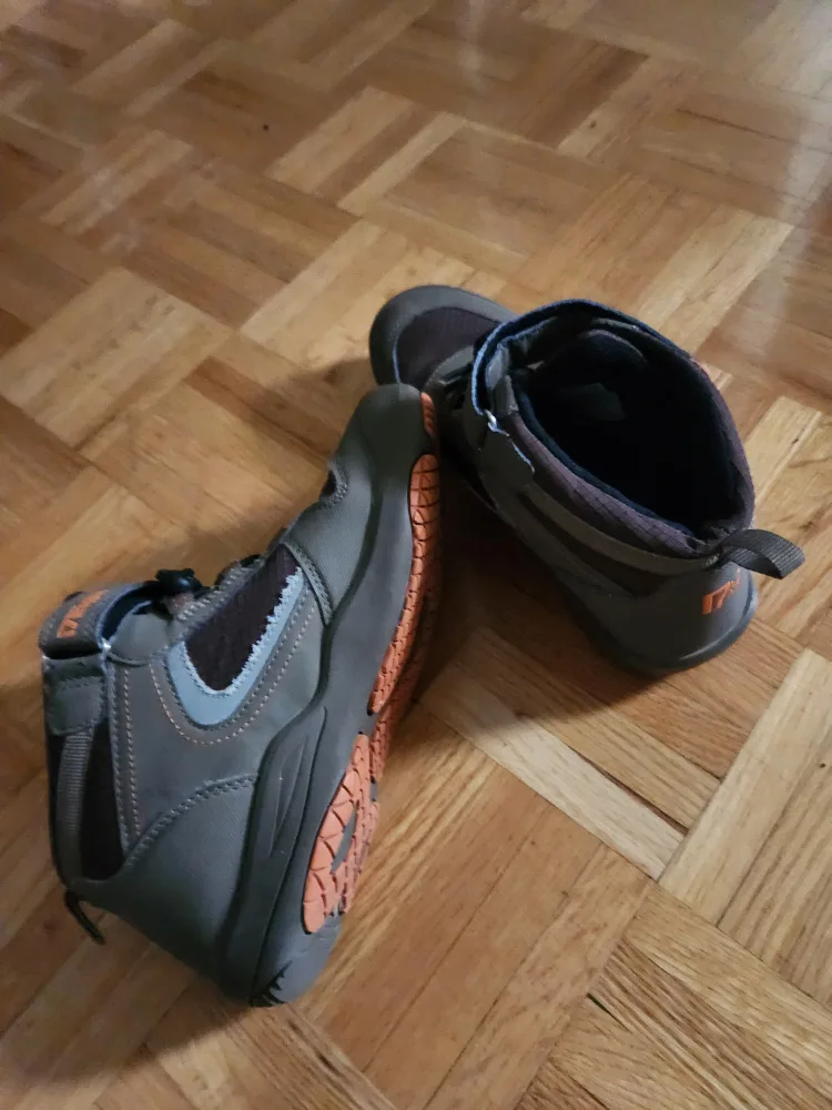 17 Eight Kids Hiking Boots image indicator(4)